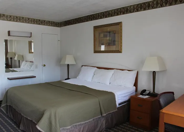 Travelodge 4th Avenue Motel