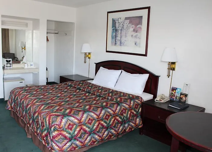 Travelodge 4th Avenue